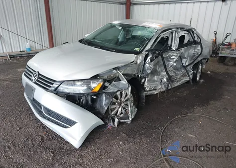 2014 Volkswagen Passat 1.8T Wolfsburg Edition z USA, uszkodzony, nr VIN 1VWAT7A33EC104563